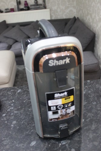 Genuine shark az910ukt - (000),